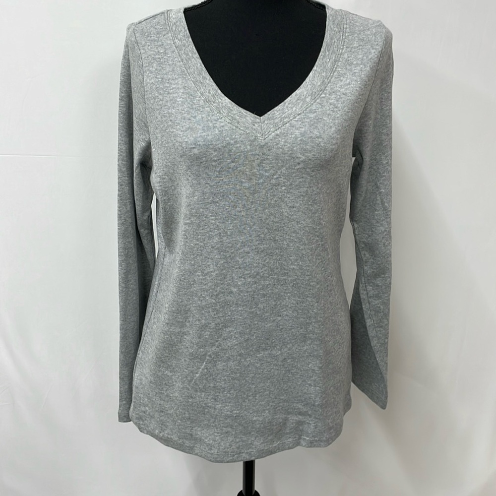 LOFT 100% cotton v-neck long-sleeved tee in light heather gray, size M, NWOT